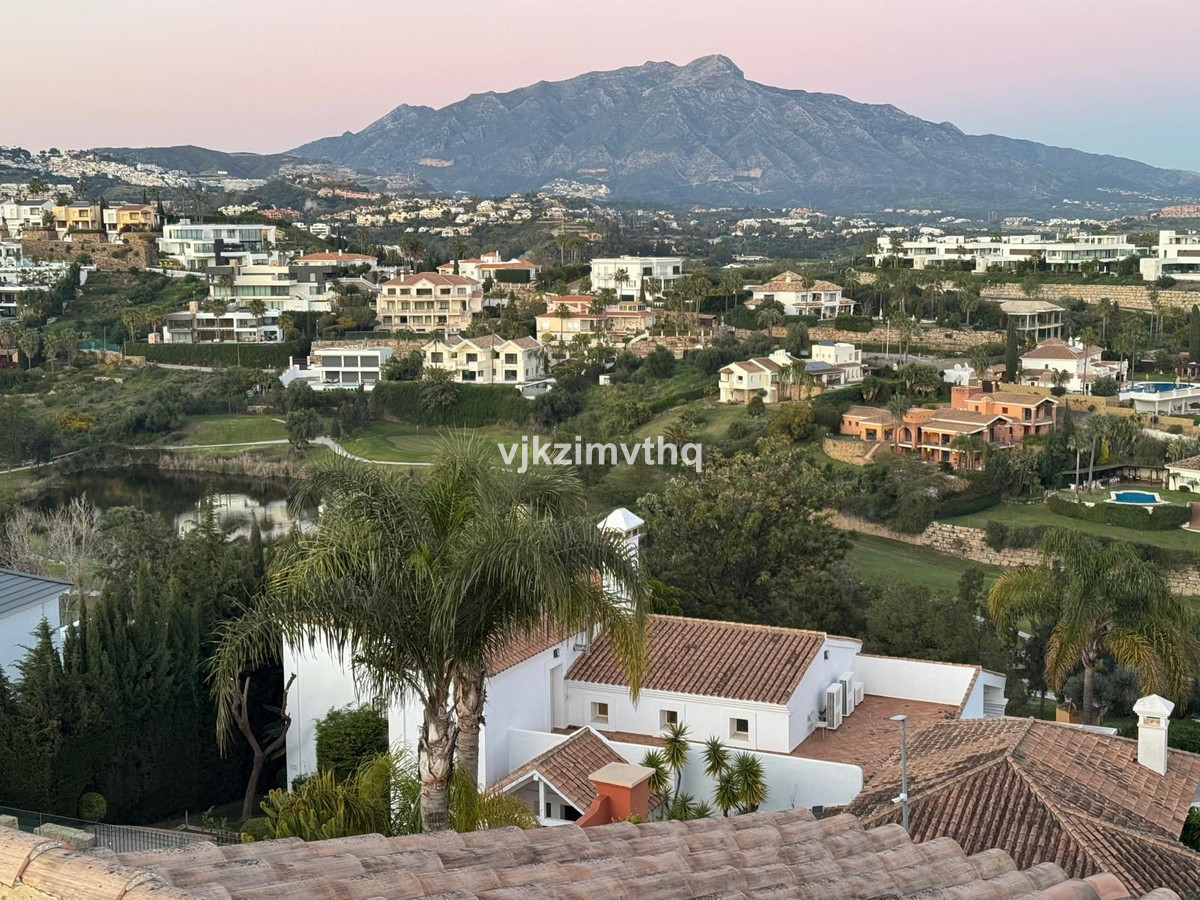 5 Bed Townhouse for sale in Benahavís Costa Del Sol, Málaga, Spain