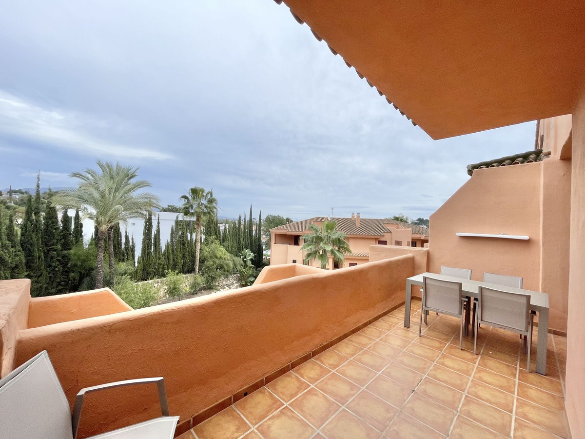 2 Bed Apartment for sale in Benahavís Costa Del Sol, Málaga, Spain