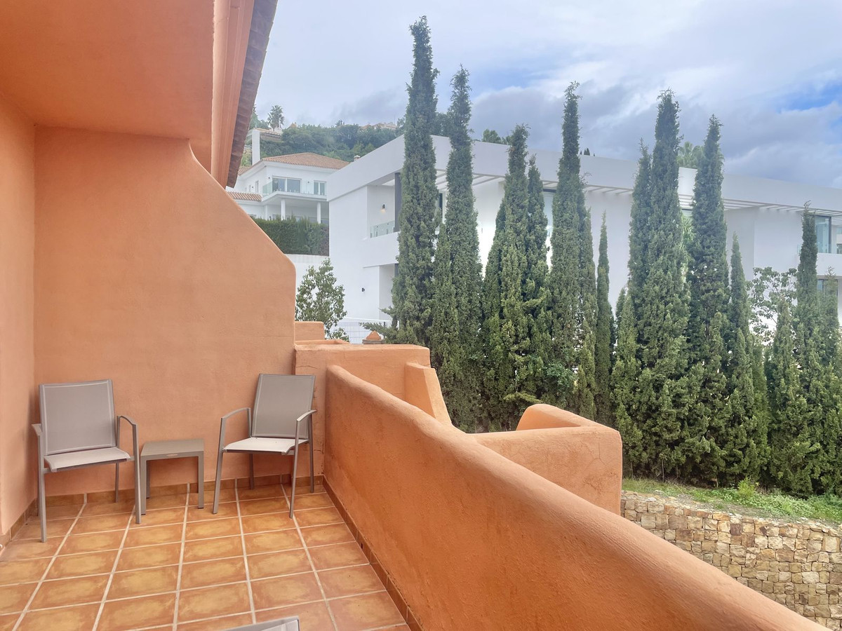 2 Bed Apartment for sale in Benahavís Costa Del Sol, Málaga, Spain