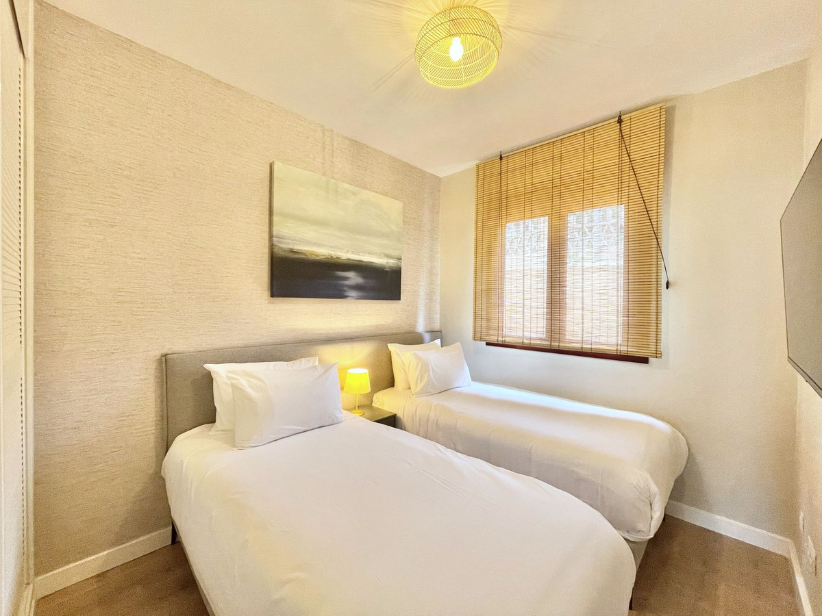 2 Bed Apartment for sale in Benahavís Costa Del Sol, Málaga, Spain