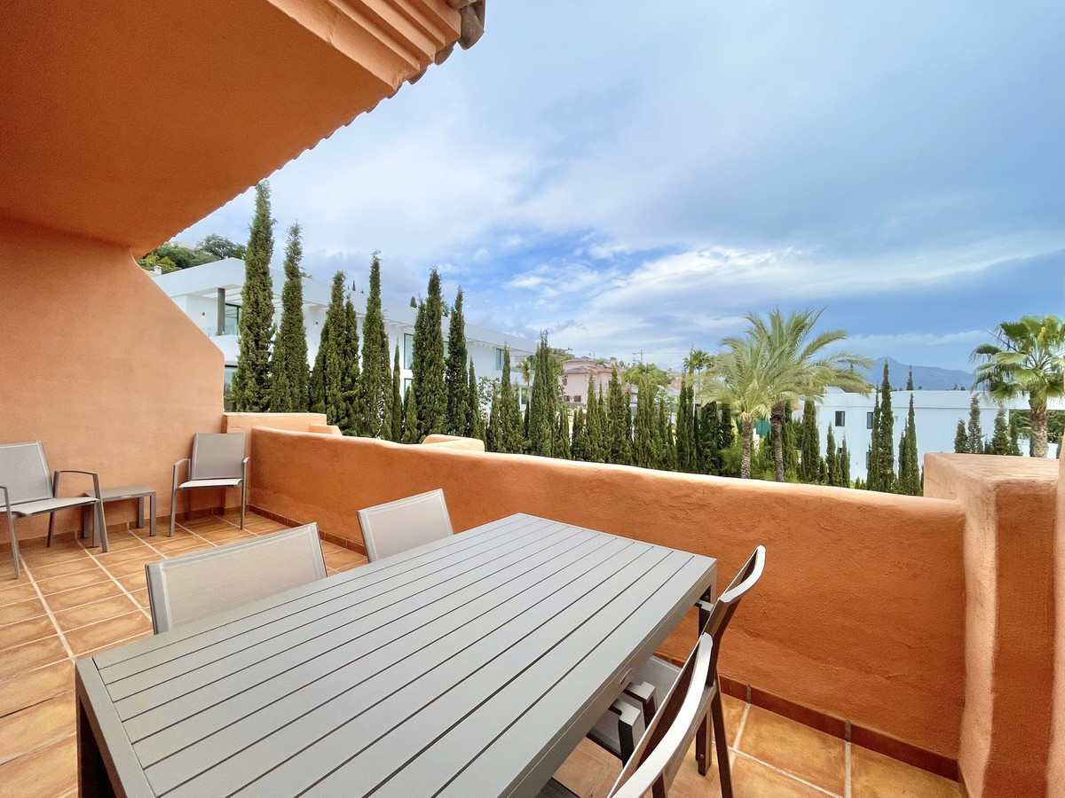 2 Bed Apartment for sale in Benahavís Costa Del Sol, Málaga, Spain