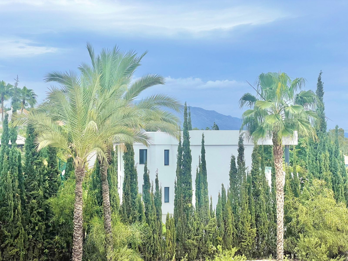 2 Bed Apartment for sale in Benahavís Costa Del Sol, Málaga, Spain