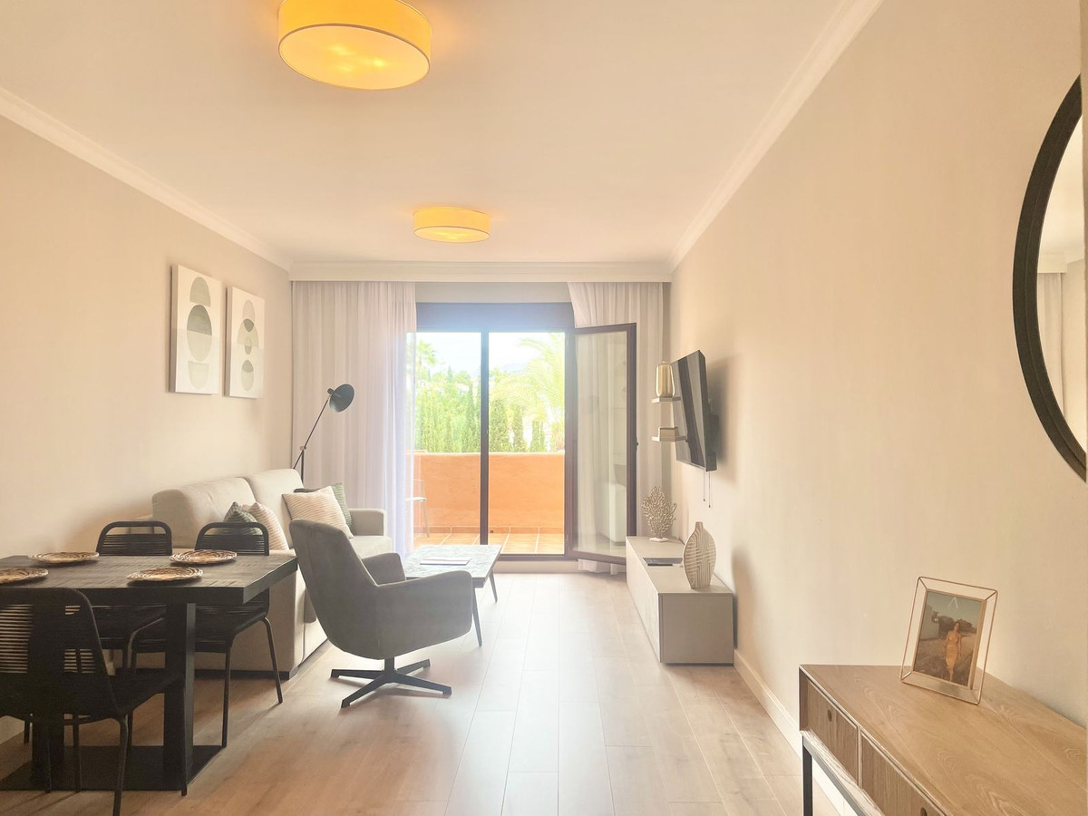 2 Bed Apartment for sale in Benahavís Costa Del Sol, Málaga, Spain