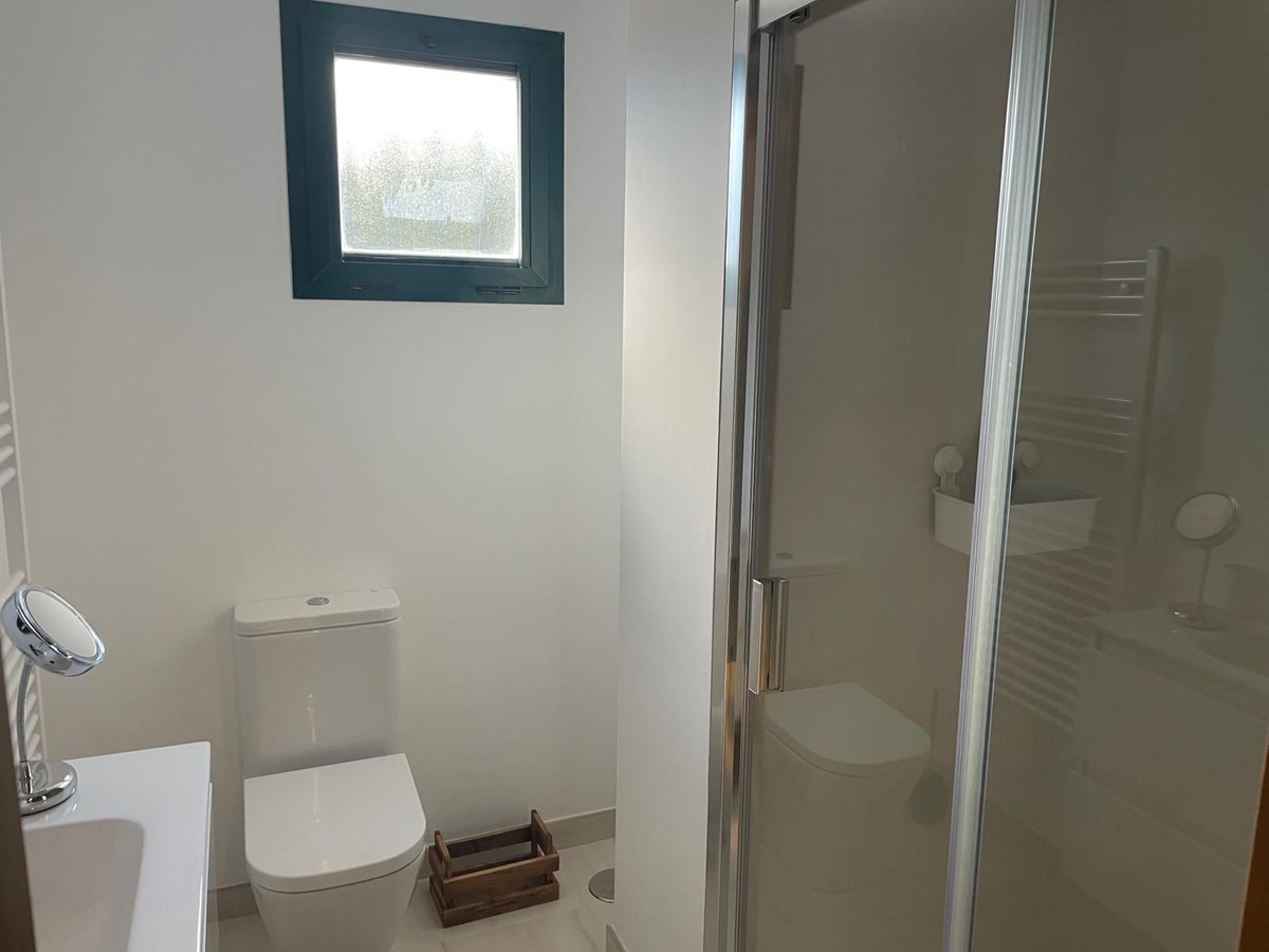 3 Bed Apartment for sale in San Pedro De Alcántara Costa Del Sol, Málaga, Spain