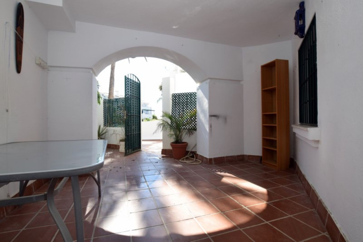 3 Bed Apartment for sale in San Pedro De Alcántara Costa Del Sol, Málaga, Spain