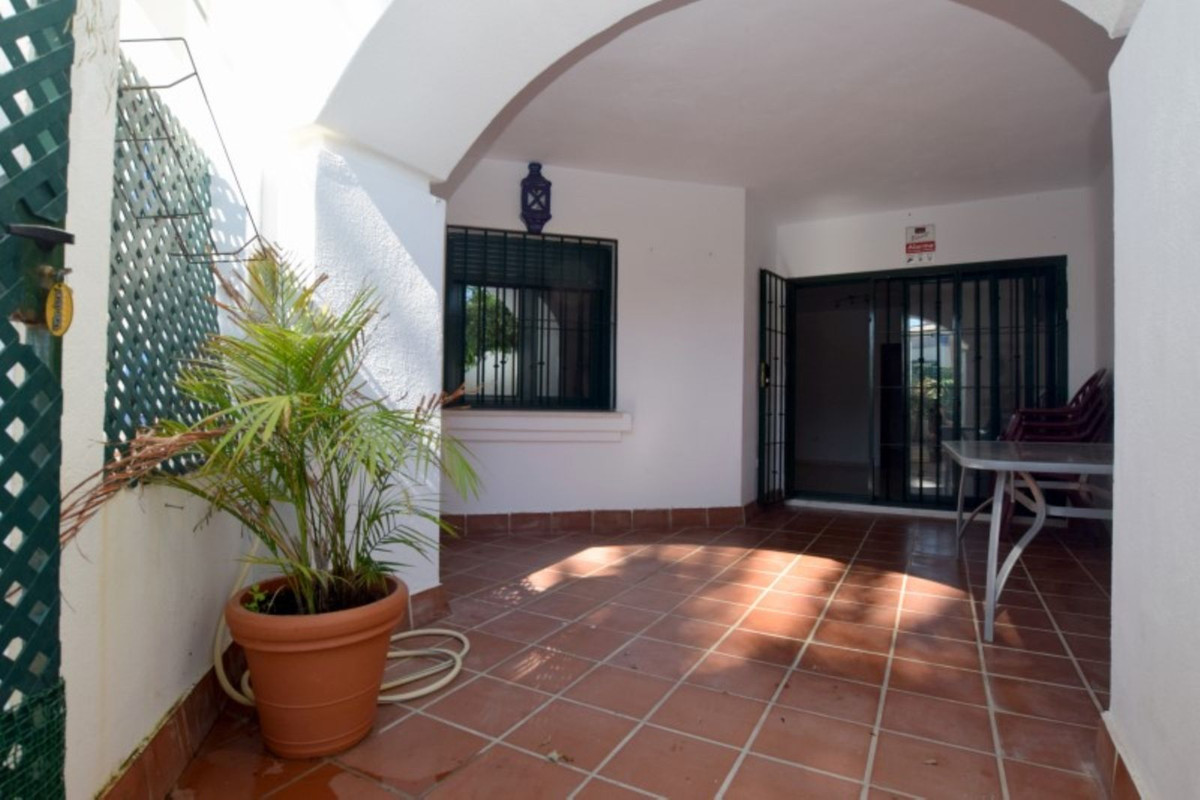 3 Bed Apartment for sale in San Pedro De Alcántara Costa Del Sol, Málaga, Spain