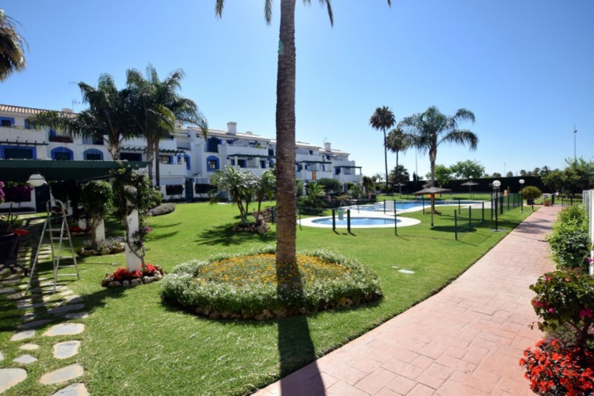 3 Bed Apartment for sale in San Pedro De Alcántara Costa Del Sol, Málaga, Spain