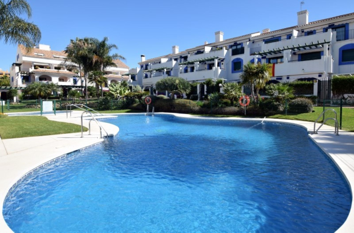 3 Bed Apartment for sale in San Pedro De Alcántara Costa Del Sol, Málaga, Spain