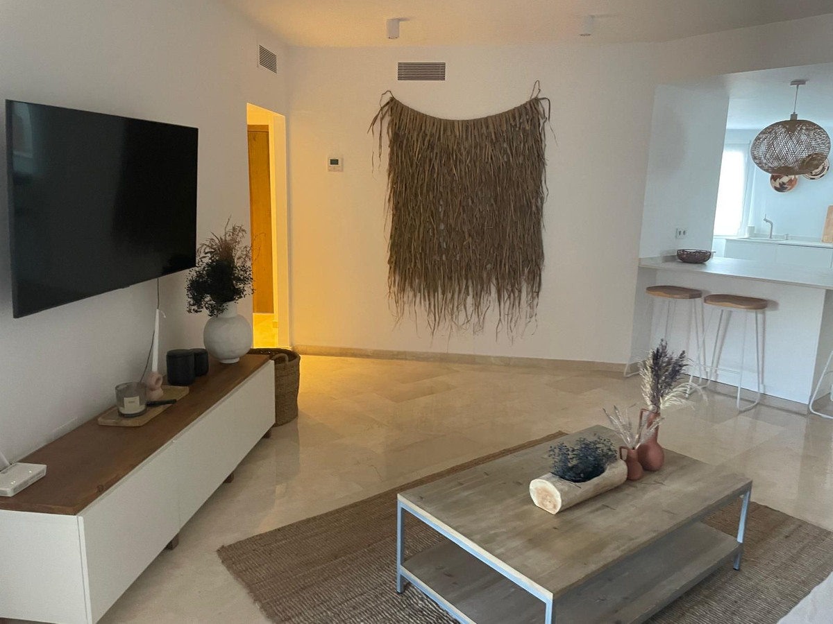 3 Bed Apartment for sale in San Pedro De Alcántara Costa Del Sol, Málaga, Spain