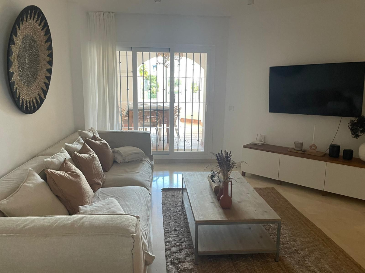 3 Bed Apartment for sale in San Pedro De Alcántara Costa Del Sol, Málaga, Spain