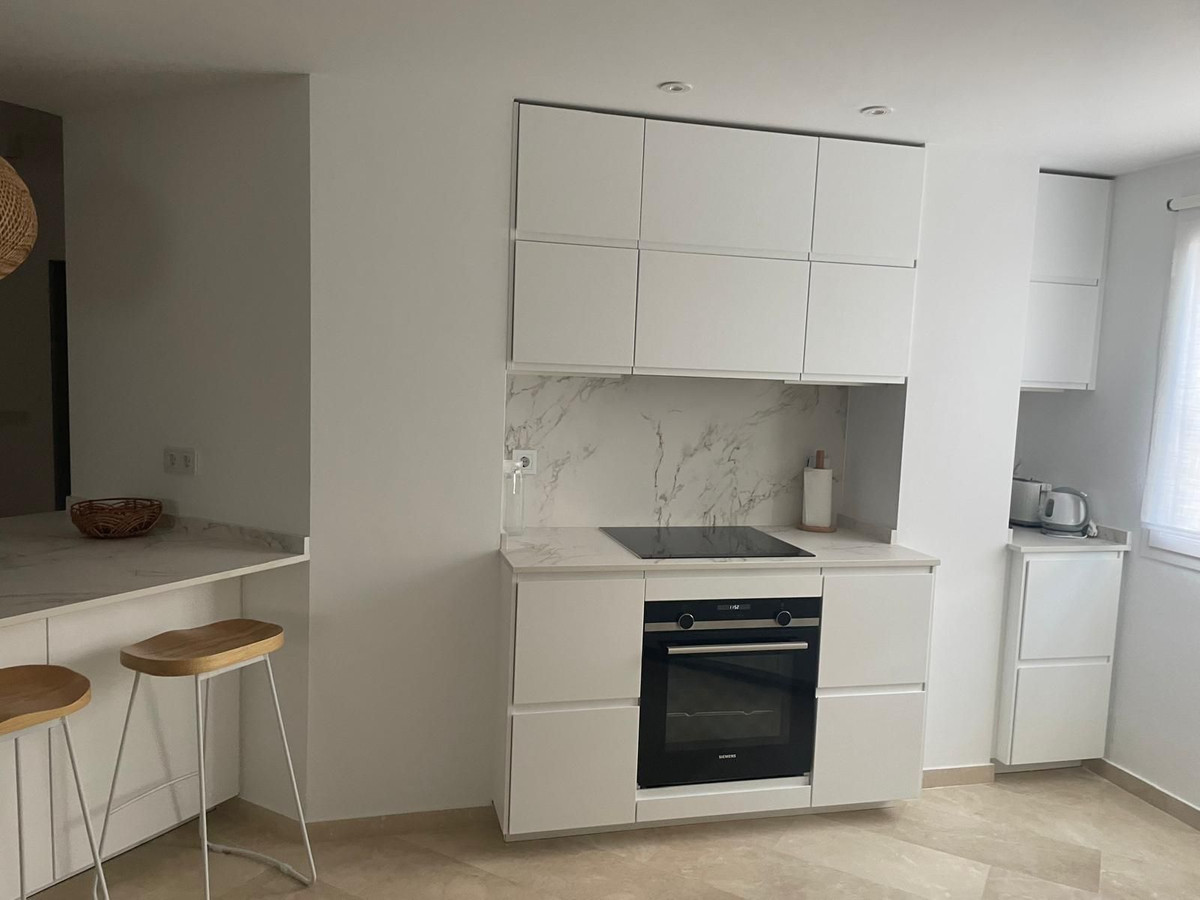 3 Bed Apartment for sale in San Pedro De Alcántara Costa Del Sol, Málaga, Spain
