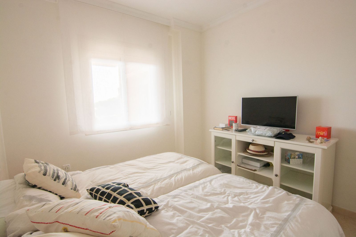 2 Bed Apartment for sale in La Mairena Costa Del Sol, Málaga, Spain