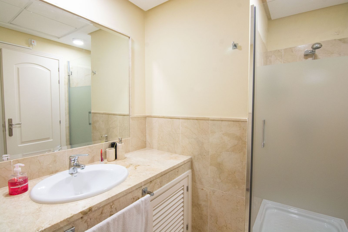 2 Bed Apartment for sale in La Mairena Costa Del Sol, Málaga, Spain