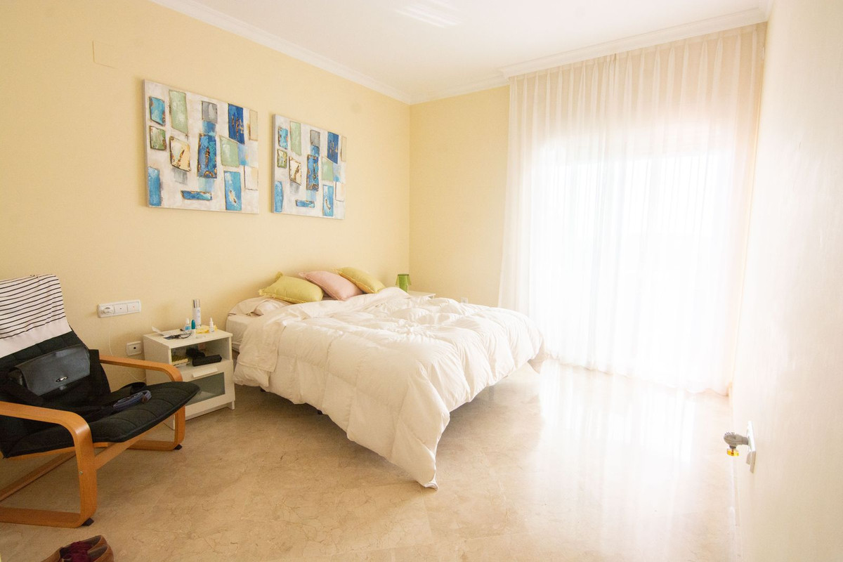 2 Bed Apartment for sale in La Mairena Costa Del Sol, Málaga, Spain