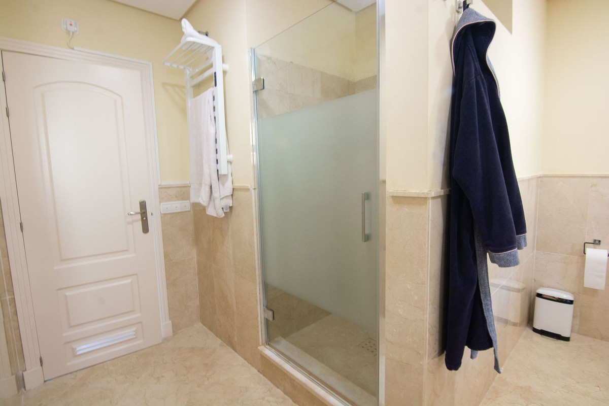 2 Bed Apartment for sale in La Mairena Costa Del Sol, Málaga, Spain