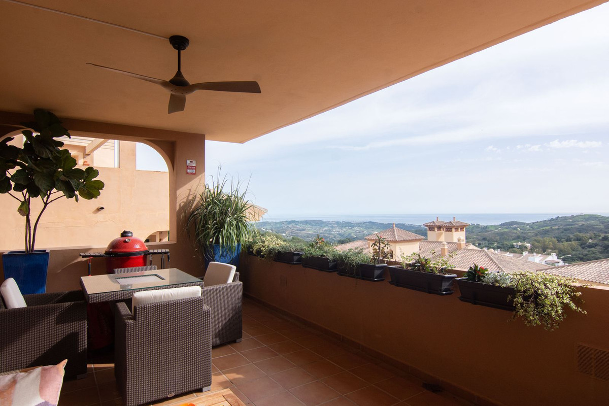 2 Bed Apartment for sale in La Mairena Costa Del Sol, Málaga, Spain