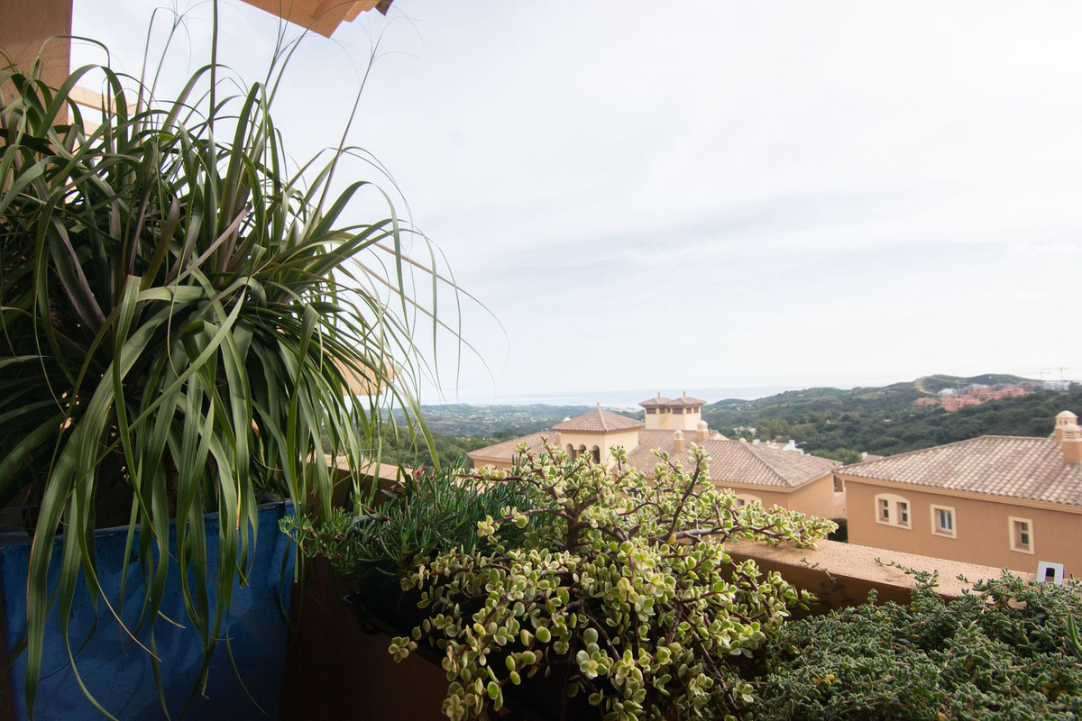 2 Bed Apartment for sale in La Mairena Costa Del Sol, Málaga, Spain
