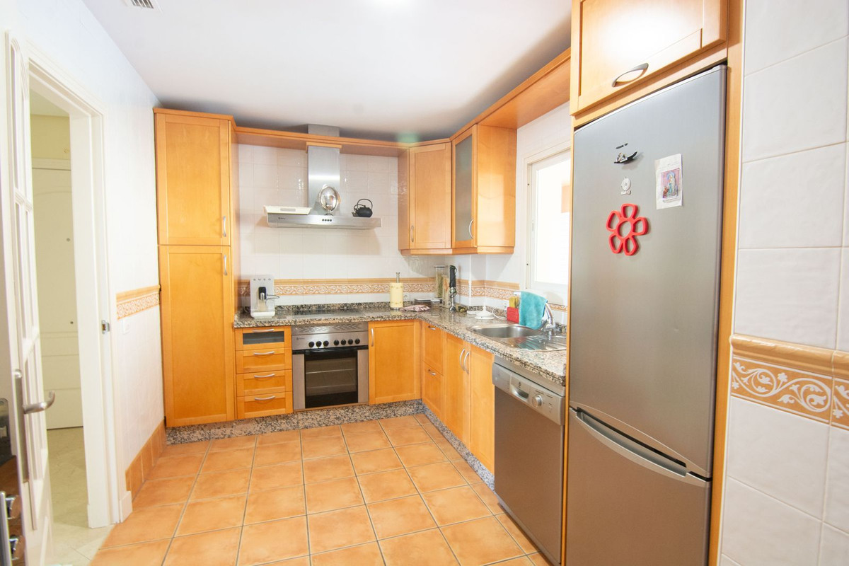 2 Bed Apartment for sale in La Mairena Costa Del Sol, Málaga, Spain