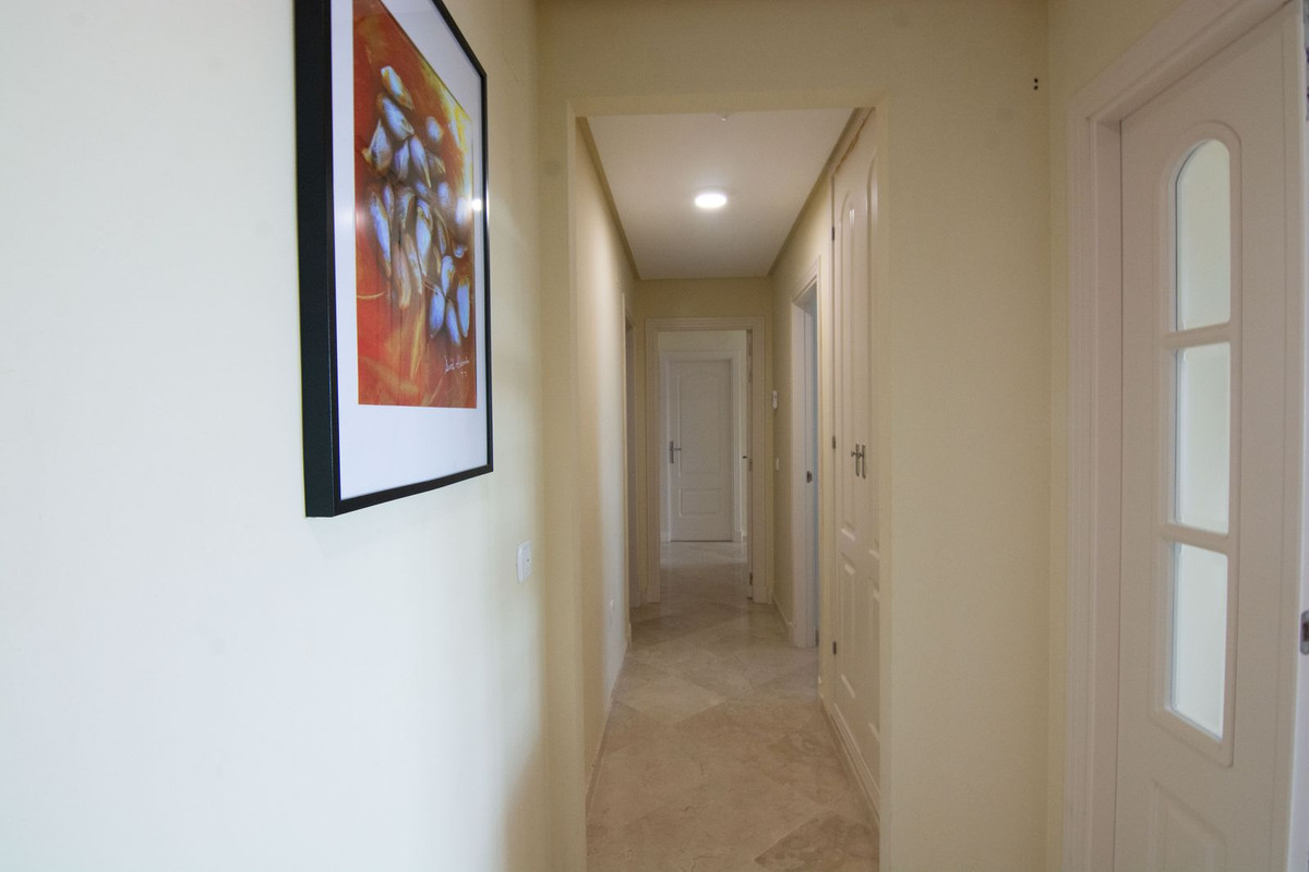 2 Bed Apartment for sale in La Mairena Costa Del Sol, Málaga, Spain