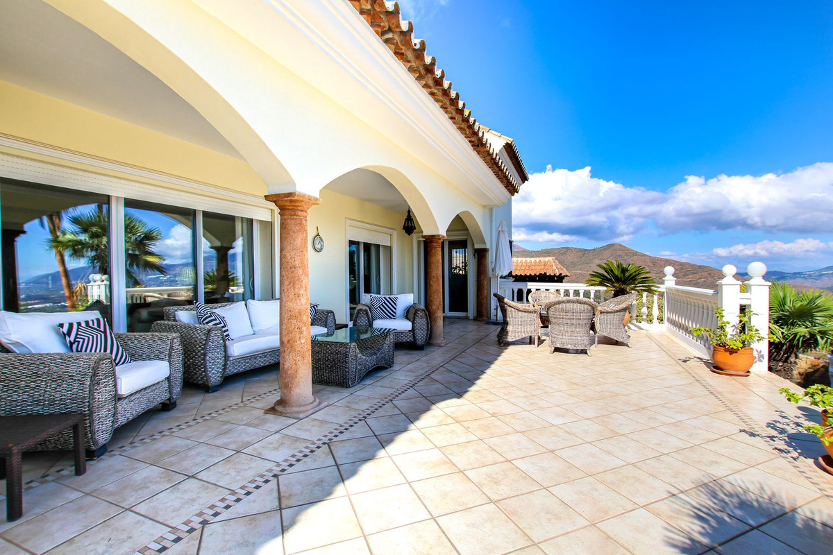 Se vende Villa - Chalet de 6 dormitorios en Costa Del Sol, Málaga, España