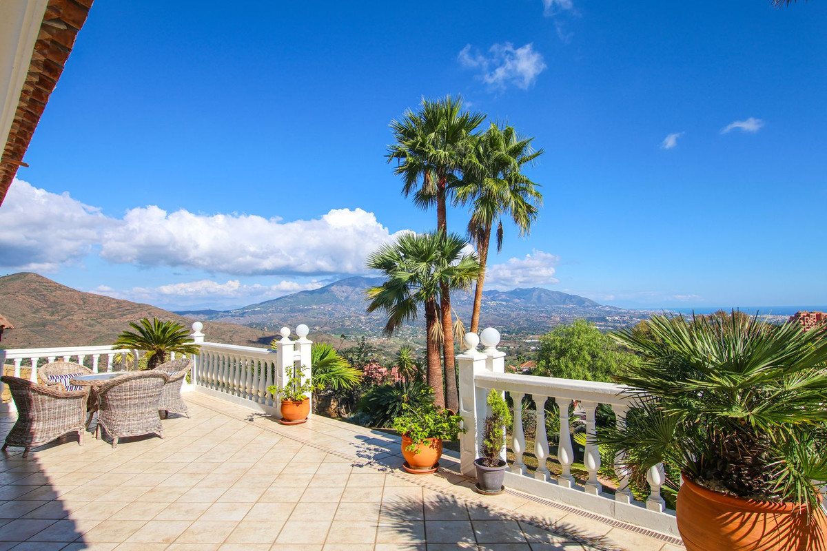Se vende Villa - Chalet de 6 dormitorios en Costa Del Sol, Málaga, España