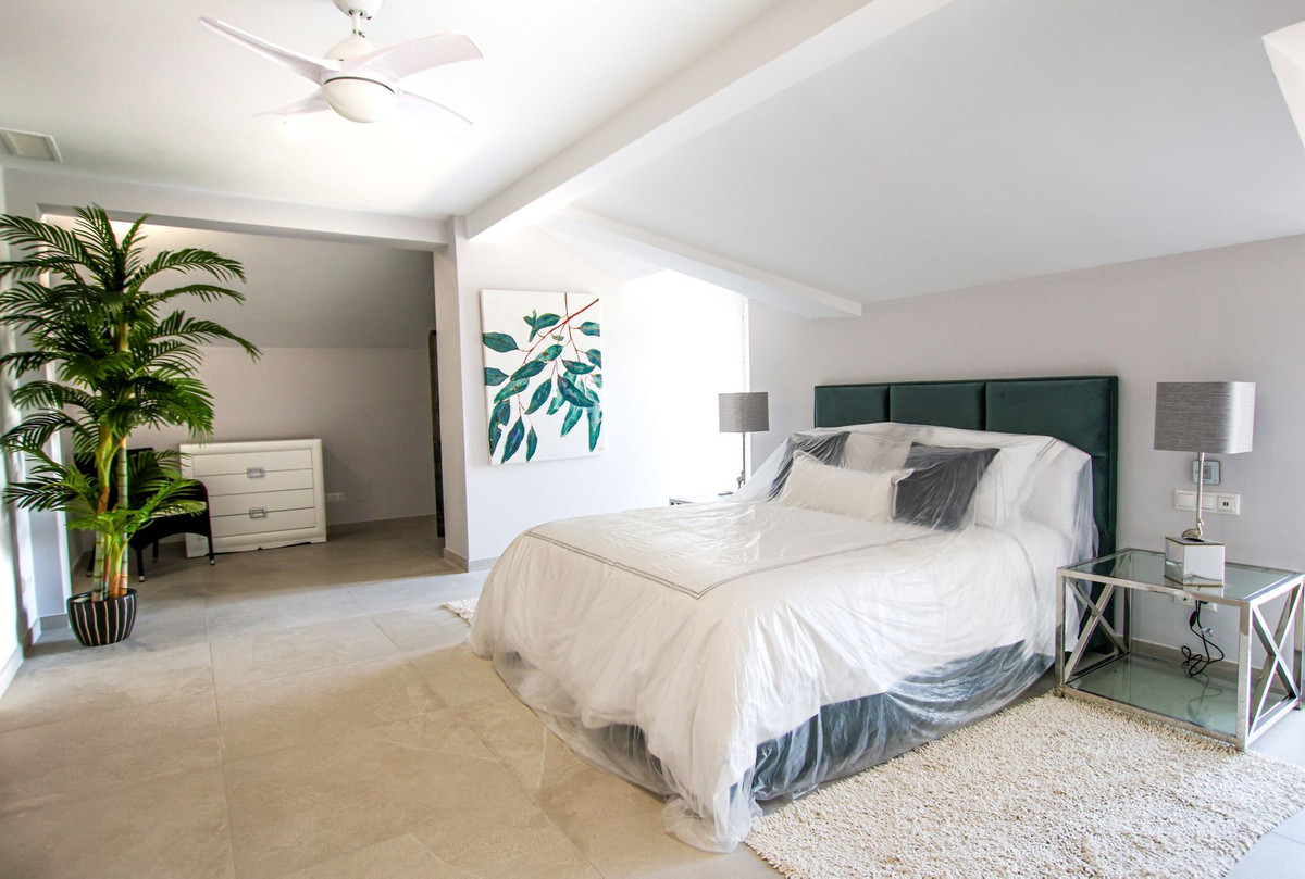 Se vende Villa - Chalet de 6 dormitorios en Costa Del Sol, Málaga, España