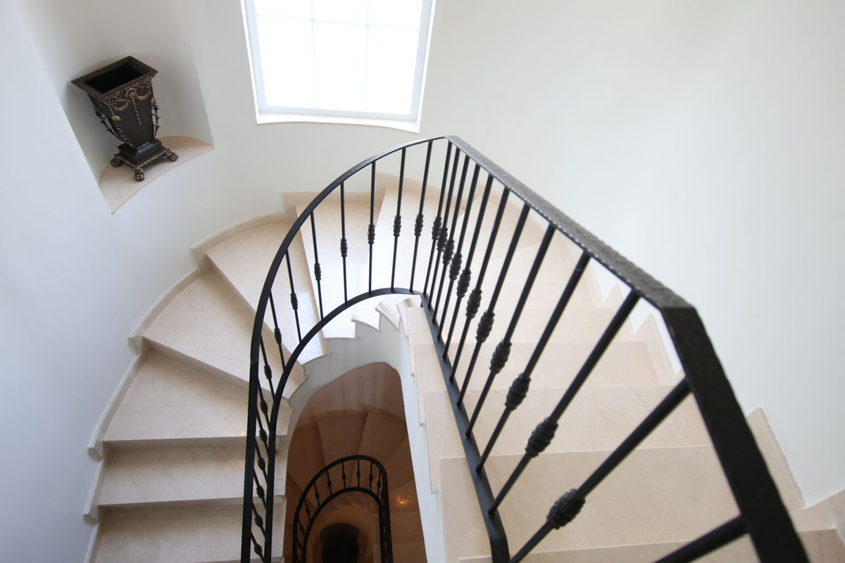Se vende Villa - Chalet de 6 dormitorios en Costa Del Sol, Málaga, España