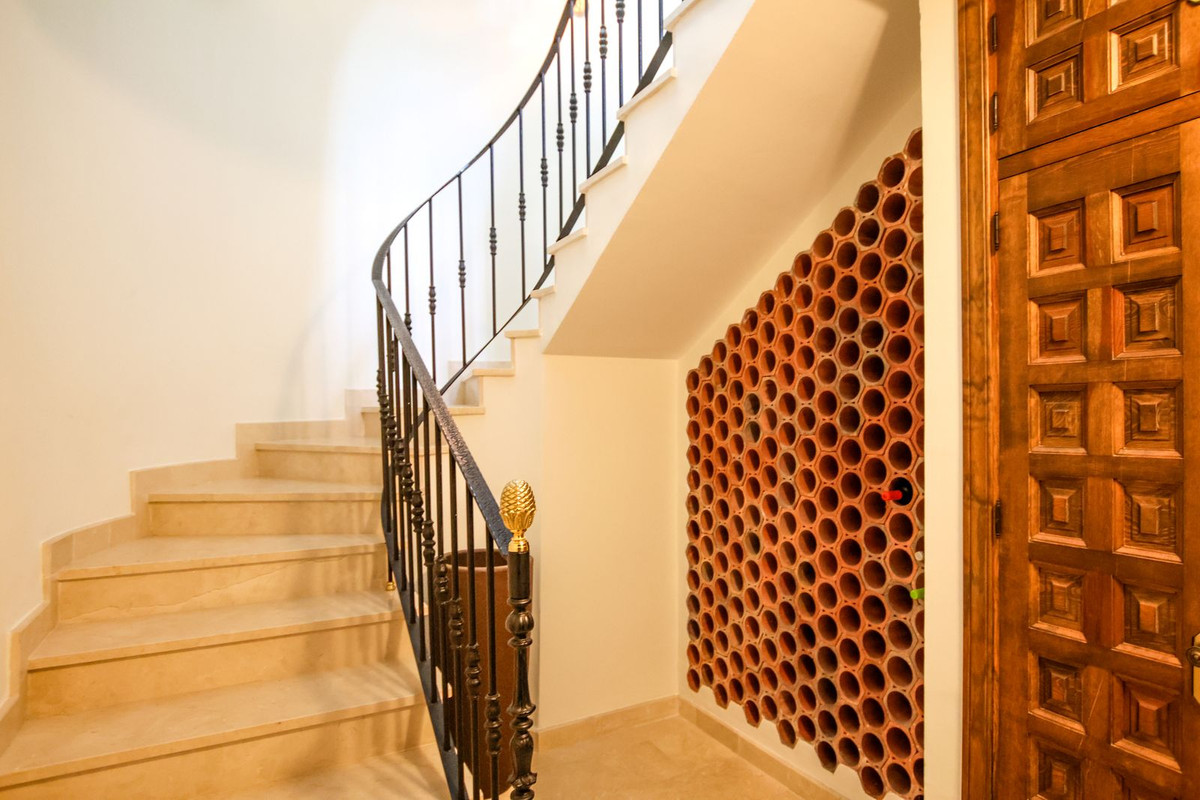Se vende Villa - Chalet de 6 dormitorios en Costa Del Sol, Málaga, España