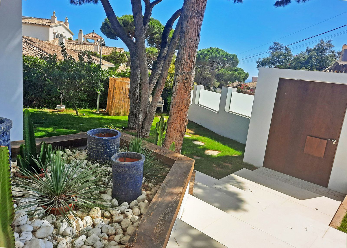 Se vende Villa - Chalet de 4 dormitorios en Costa Del Sol, Málaga, España