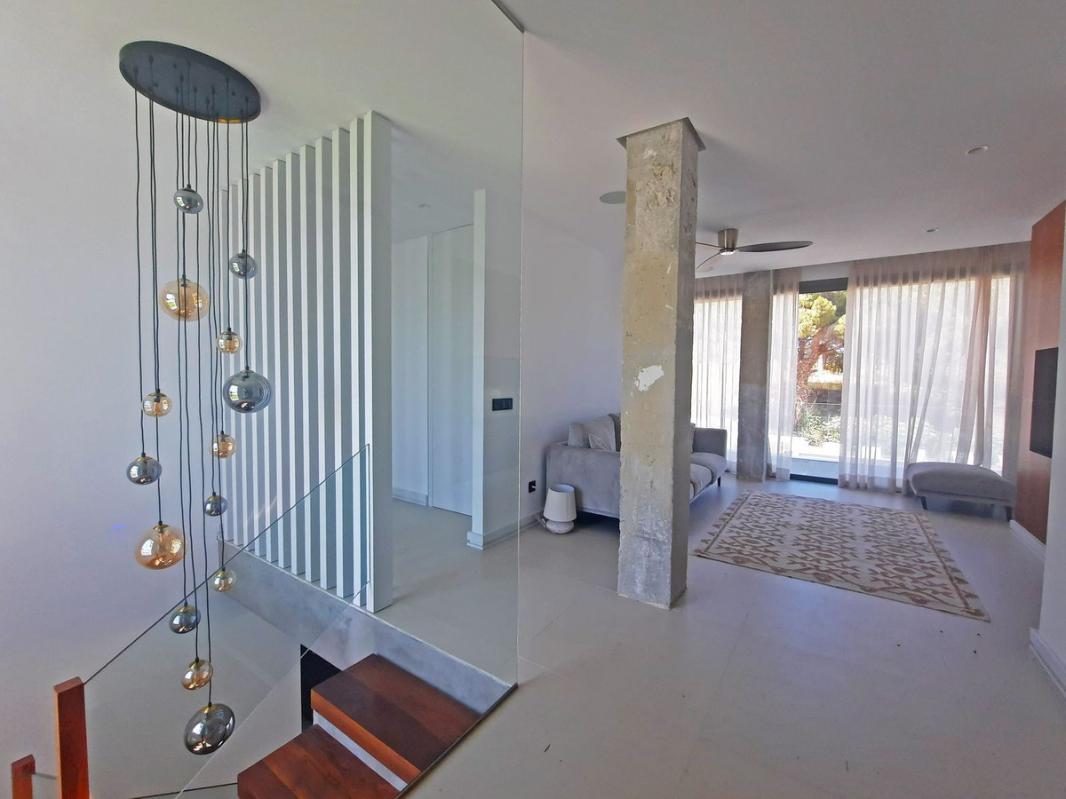 Se vende Villa - Chalet de 4 dormitorios en Costa Del Sol, Málaga, España