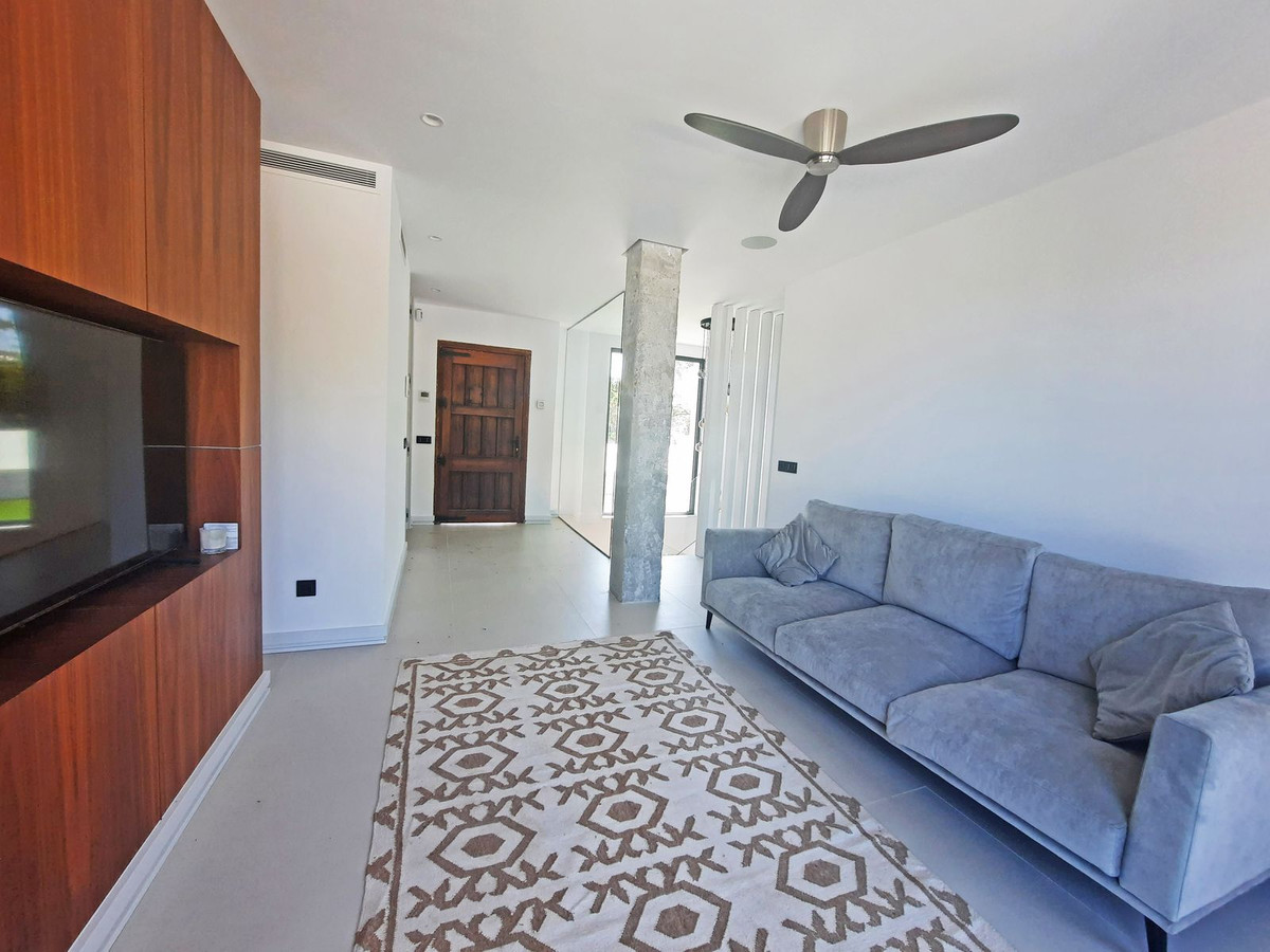 Se vende Villa - Chalet de 4 dormitorios en Costa Del Sol, Málaga, España