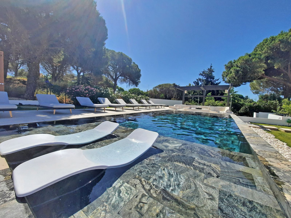Se vende Villa - Chalet de 4 dormitorios en Costa Del Sol, Málaga, España