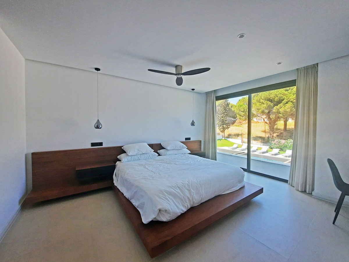 Se vende Villa - Chalet de 4 dormitorios en Costa Del Sol, Málaga, España
