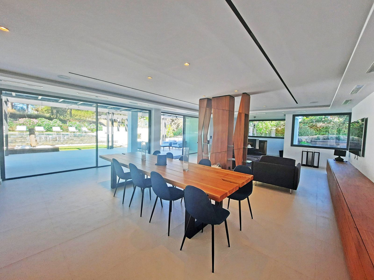 Se vende Villa - Chalet de 4 dormitorios en Costa Del Sol, Málaga, España