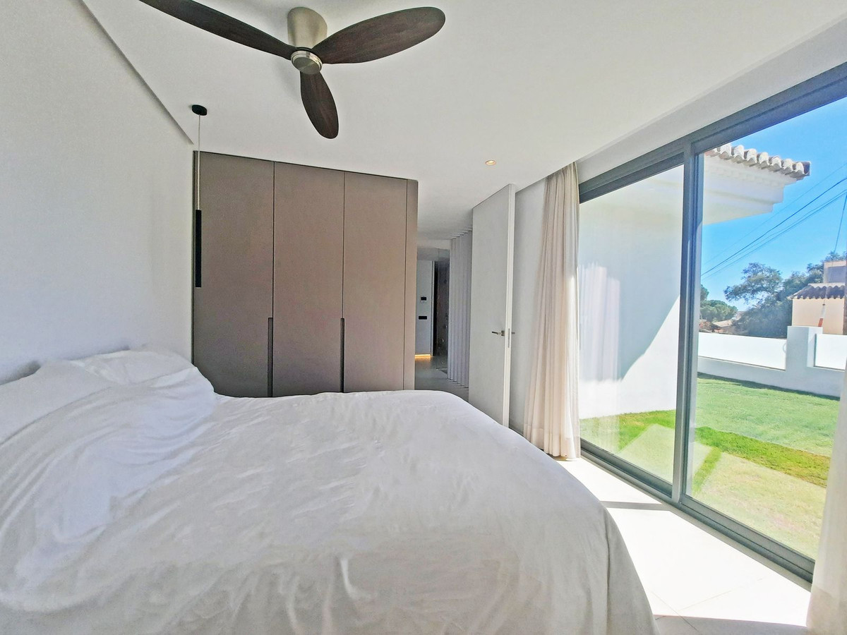 Se vende Villa - Chalet de 4 dormitorios en Costa Del Sol, Málaga, España