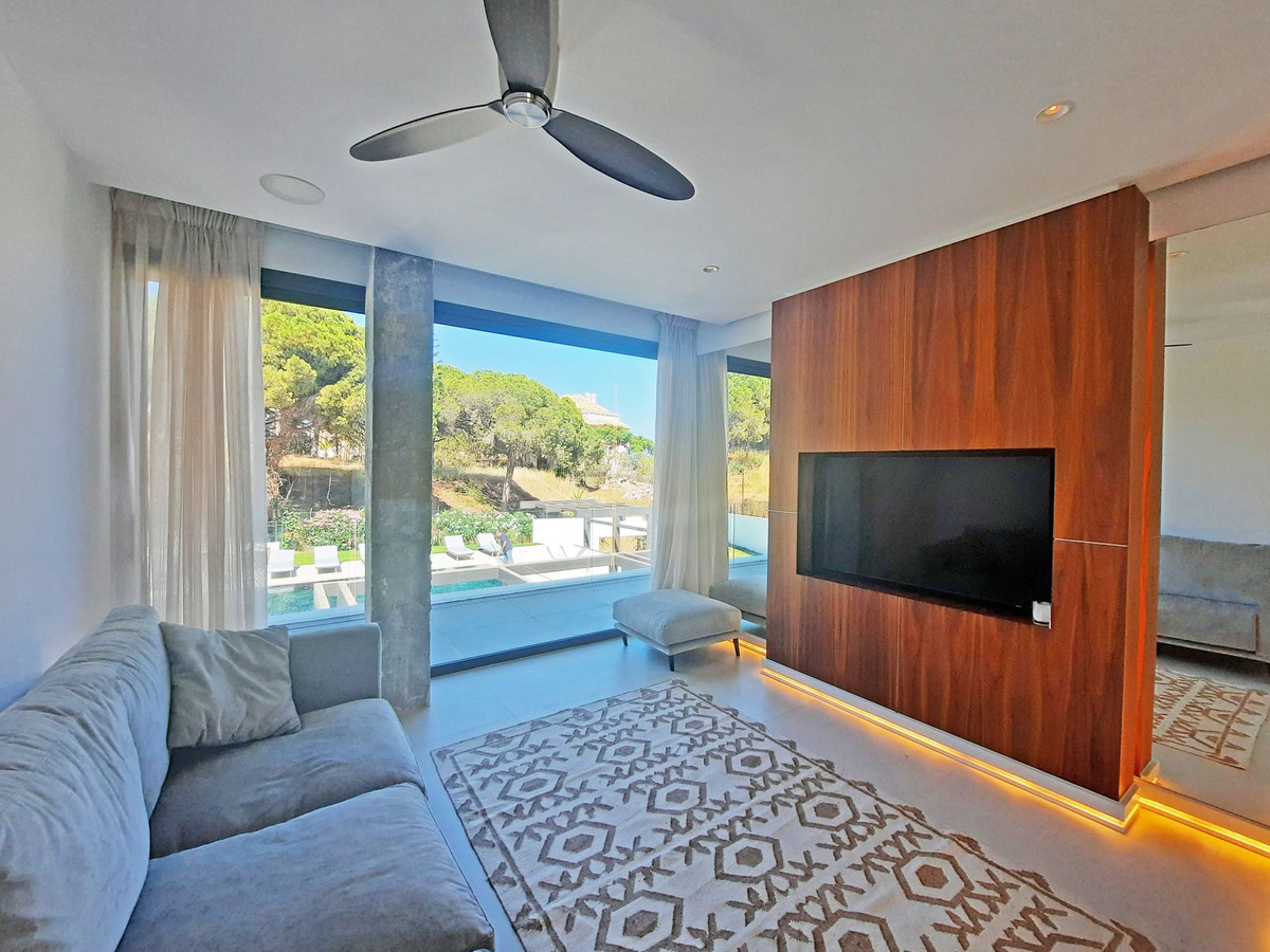 Se vende Villa - Chalet de 4 dormitorios en Costa Del Sol, Málaga, España