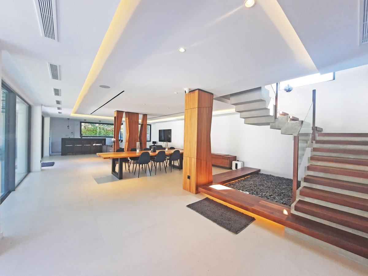 Se vende Villa - Chalet de 4 dormitorios en Costa Del Sol, Málaga, España