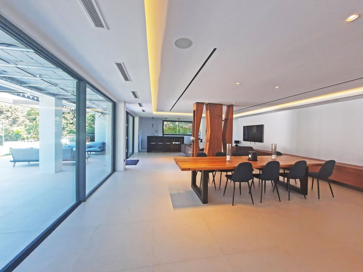 Se vende Villa - Chalet de 4 dormitorios en Costa Del Sol, Málaga, España