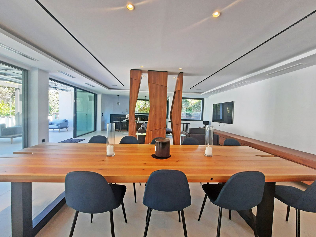 Se vende Villa - Chalet de 4 dormitorios en Costa Del Sol, Málaga, España