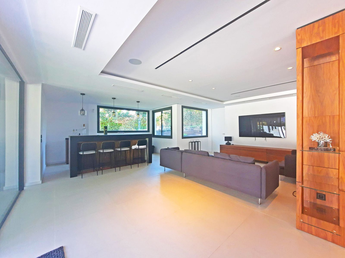 Se vende Villa - Chalet de 4 dormitorios en Costa Del Sol, Málaga, España