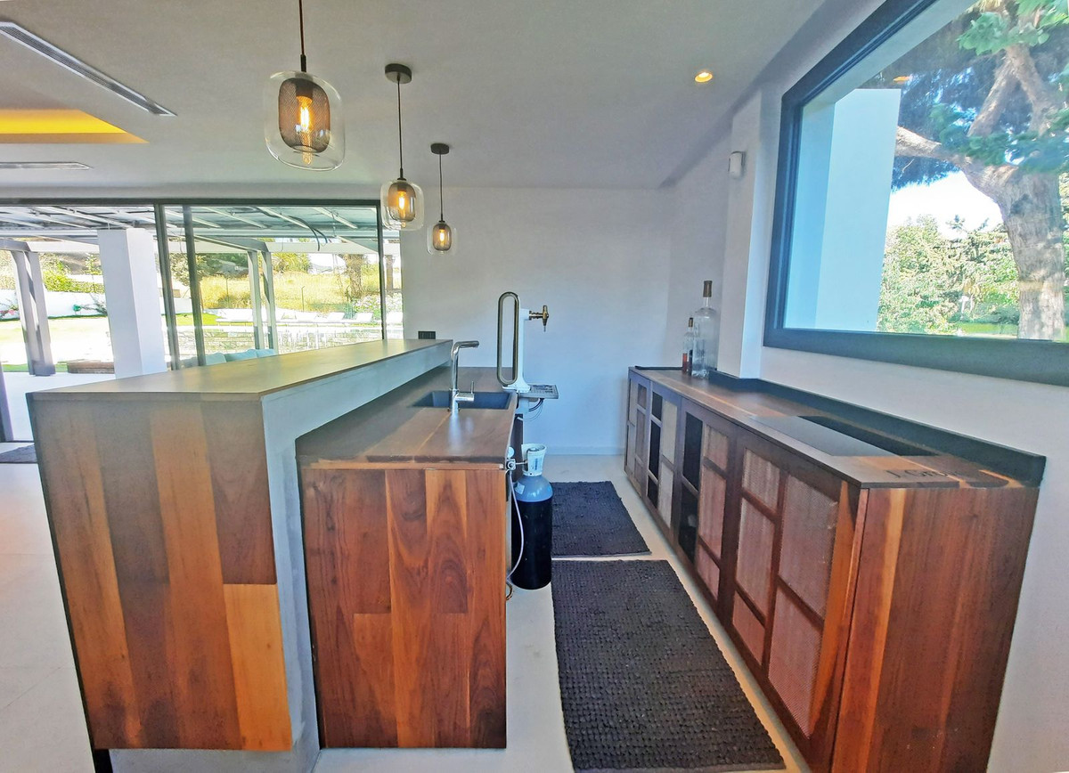 Se vende Villa - Chalet de 4 dormitorios en Costa Del Sol, Málaga, España