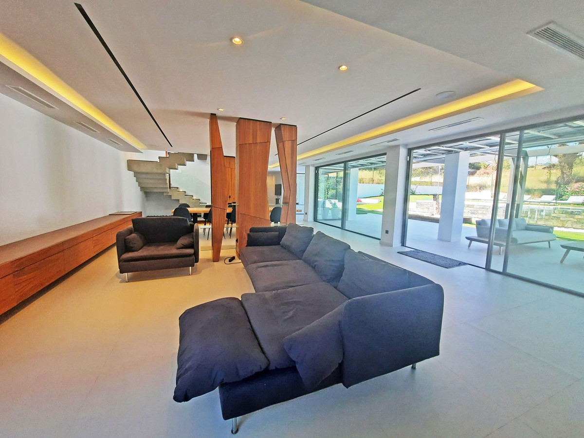 Se vende Villa - Chalet de 4 dormitorios en Costa Del Sol, Málaga, España