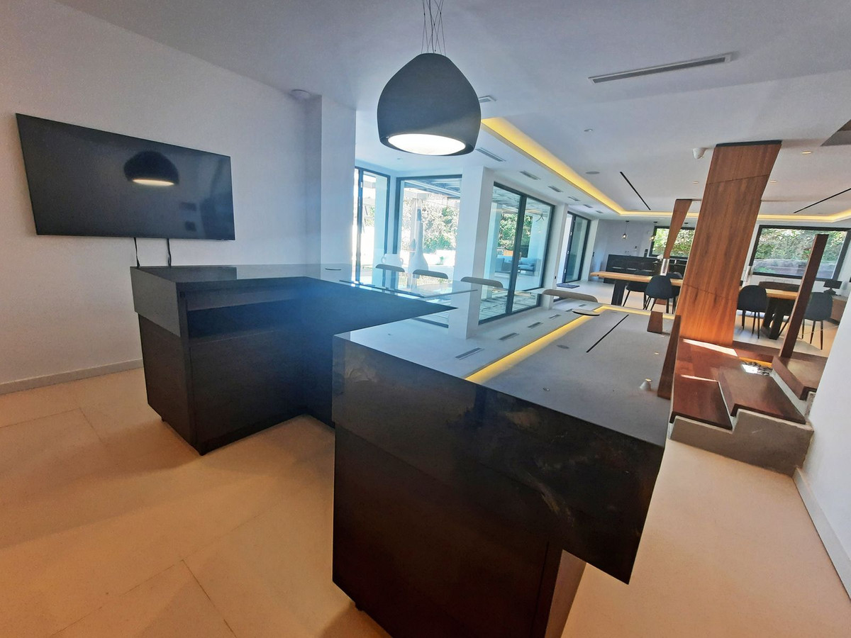 Se vende Villa - Chalet de 4 dormitorios en Costa Del Sol, Málaga, España
