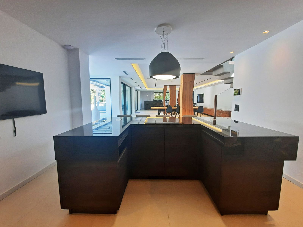 Se vende Villa - Chalet de 4 dormitorios en Costa Del Sol, Málaga, España