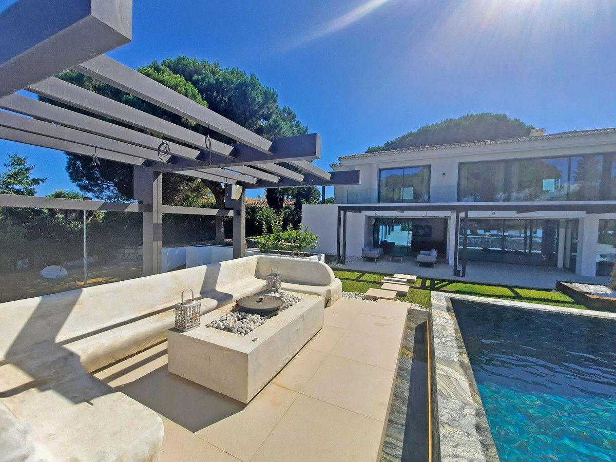 Se vende Villa - Chalet de 4 dormitorios en Costa Del Sol, Málaga, España