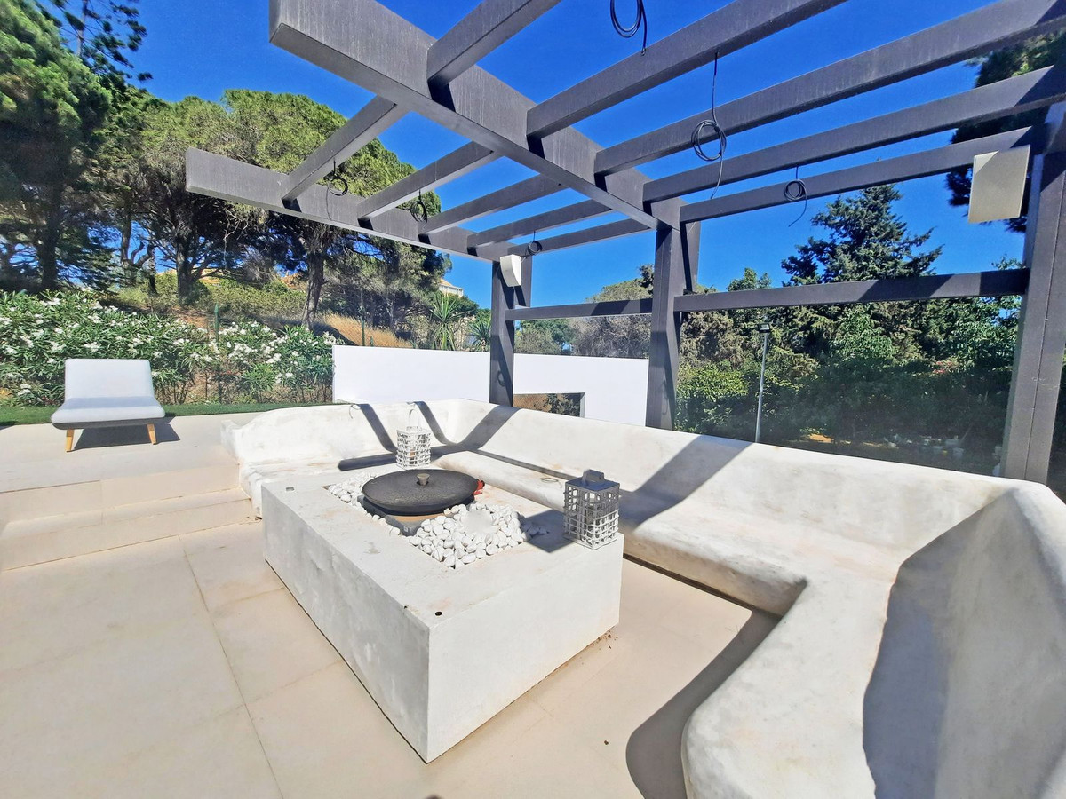 Se vende Villa - Chalet de 4 dormitorios en Costa Del Sol, Málaga, España