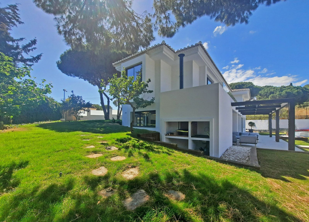 Se vende Villa - Chalet de 4 dormitorios en Costa Del Sol, Málaga, España