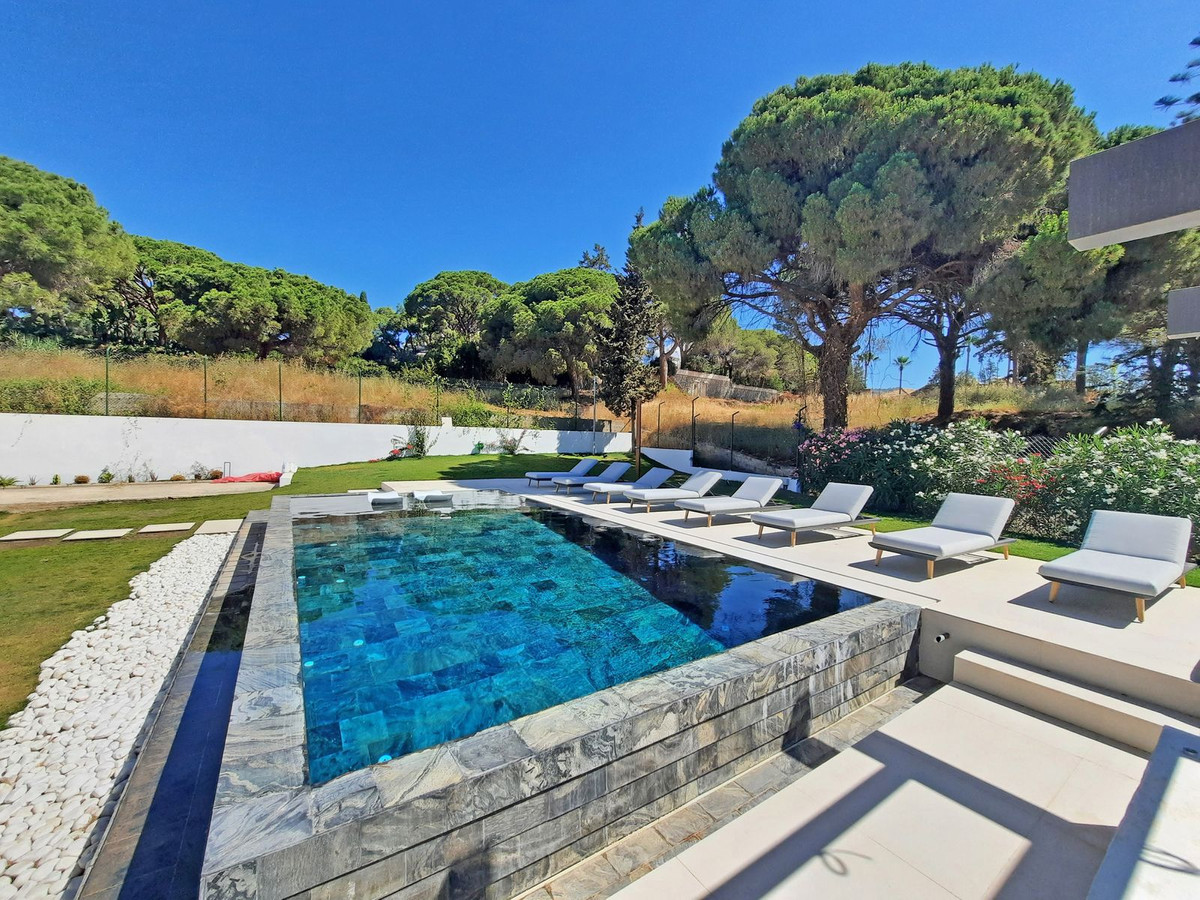 Se vende Villa - Chalet de 4 dormitorios en Costa Del Sol, Málaga, España