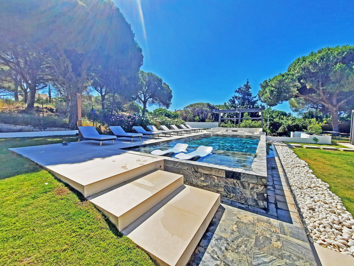 Se vende Villa - Chalet de 4 dormitorios en Costa Del Sol, Málaga, España