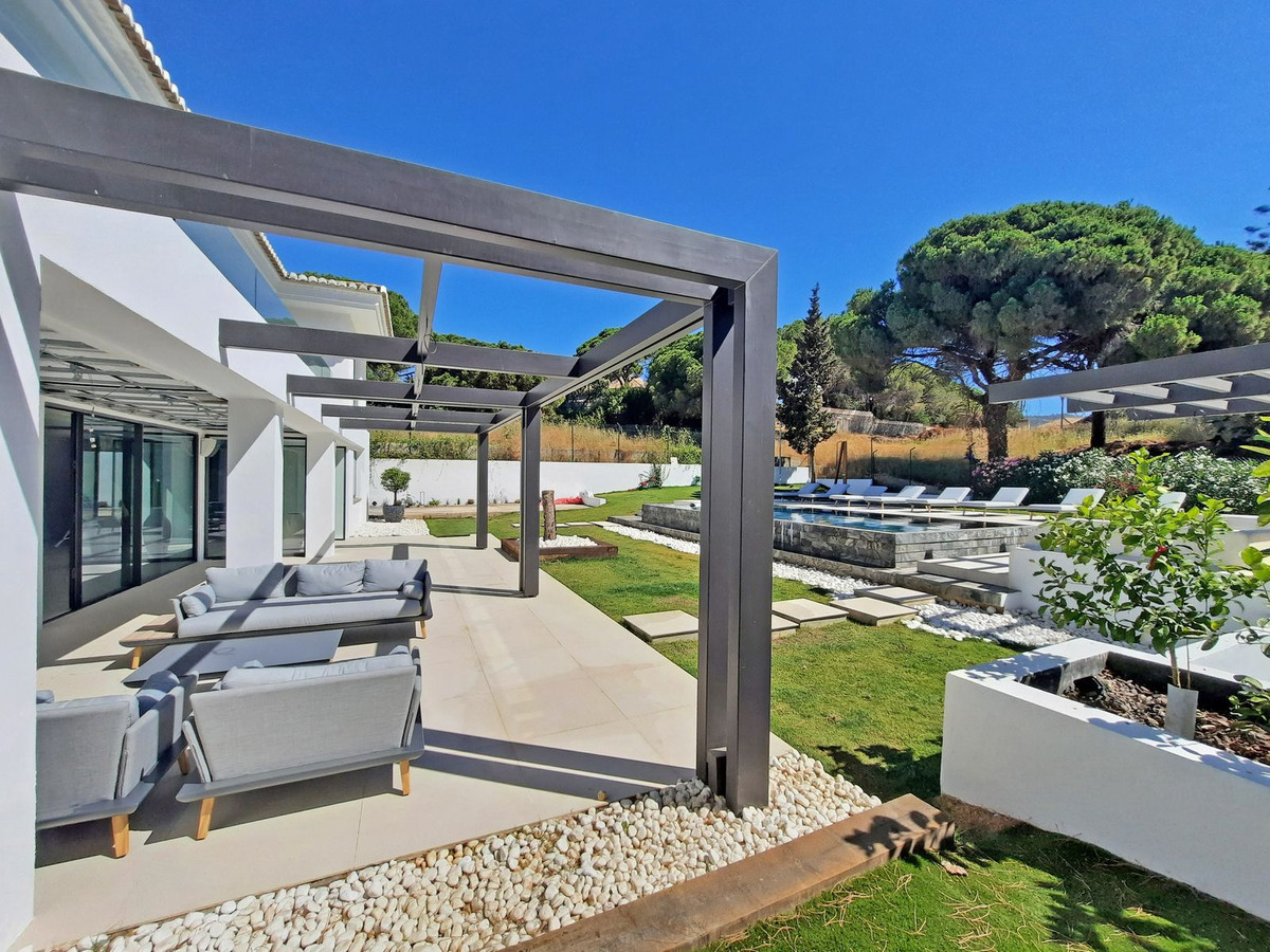 Se vende Villa - Chalet de 4 dormitorios en Costa Del Sol, Málaga, España